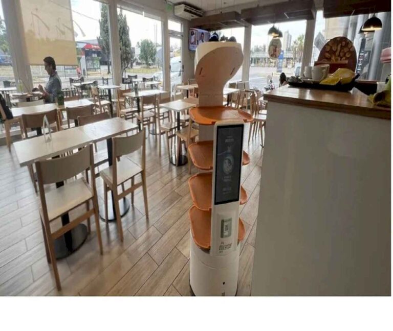 video-|-robots-llegan-a-estaciones-de-servicio-para-renovar-experiencia-al-cliente