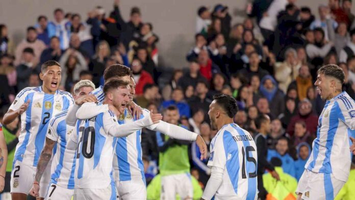 nada-cambia:-argentina-no-se-cae-de-la-cima-del-ranking-fifa