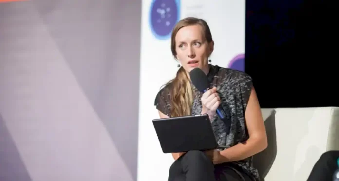 la-reconocida-curadora-espanola-en-arte-y-ciencia-monica-bello-visitara-buenos-aires