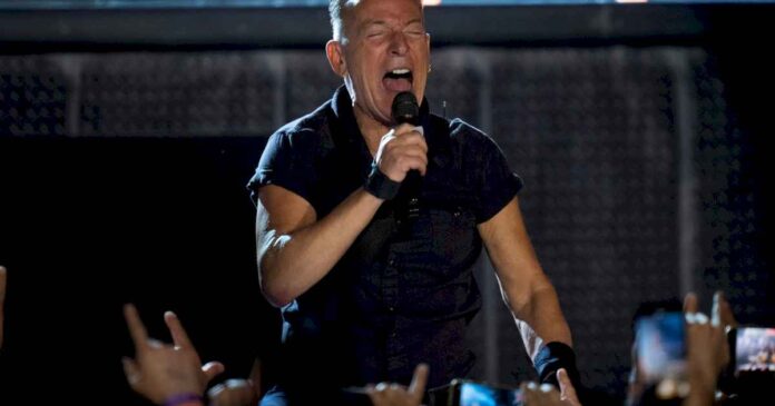bruce-springsteen-cumple-75-anos:-la-estrella-sin-glamour-que-nunca-consumio-drogas-y-se-hizo-adicto-a-la-comida-chatarra