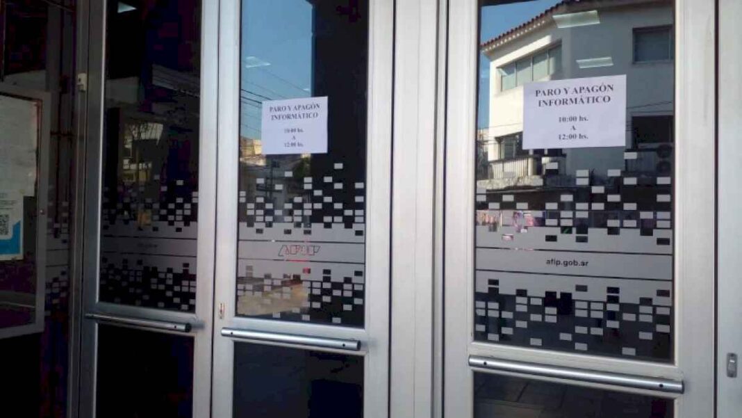 trabajadores-de-afip-realizan-medidas-de-protesta-tras-la-disolucion-del-organismo