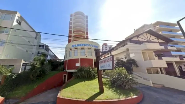 villa-gesell:-se-derrumbo-una-parte-de-un-edificio-y-hay-entre-7-y-9-personas-desaparecidas