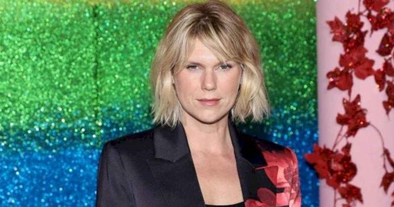la-hija-sexy-de-keith-richards-debuta-en-la-musica-con-un-tema-«ideal-para-una-noche-de-desenfreno»