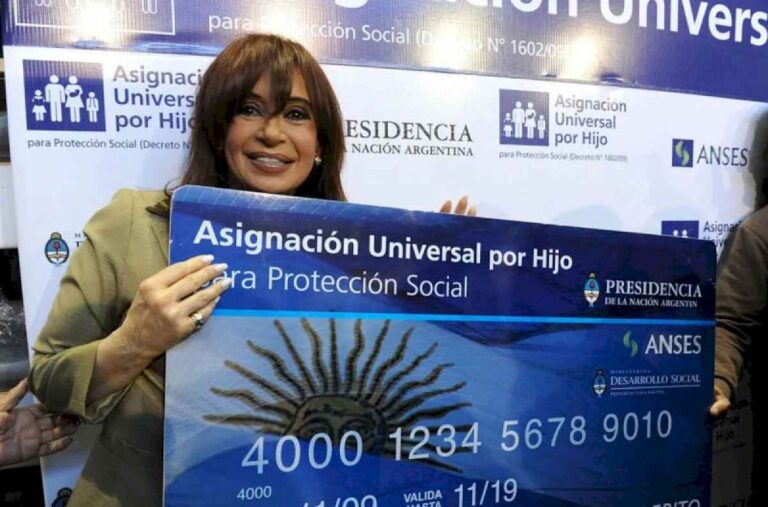 cristina-fernandez-reivindico-los-15-anos-de-la-asignacion-universal-por-hijo