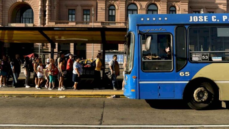 tras-el-acuerdo-de-uta-y-las-empresas,-se-levanto-el-paro-de-colectivos