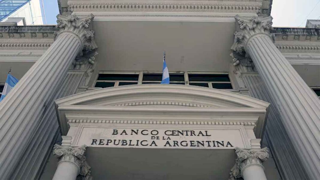 el-banco-central-vuelve-a-flexibilizar-el-cepo-para-exportadores:-cuales-son-los-cambios