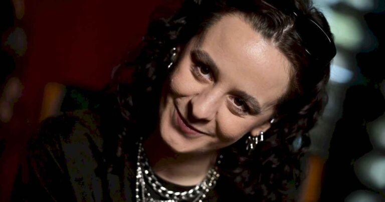mery-granados:-la-artista-que-hace-todo-en-familia-y-a-la-que-abel-pintos-le-tuvo-que-dar-varias-pruebas-de-identidad-para-que-cante-con-el