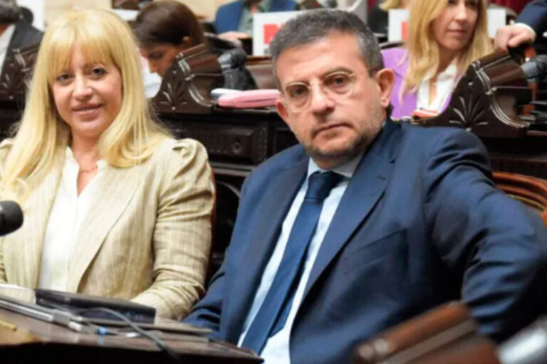 Escándalo en Tucumán: dejaron un ataúd como amenaza en el Tribunal de Cuentas