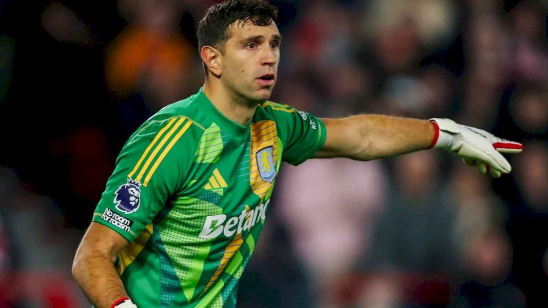 asi-es-la-mansion-del-dibu-martinez-en-birmingham-en-la-que-vive-con-su-familia