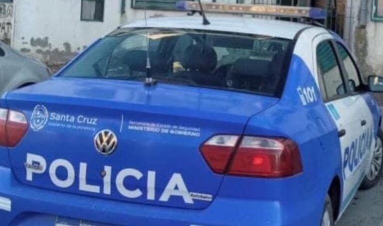Tragedia en Santa Cruz: un hombre falleció tras caer de la caja de una camioneta