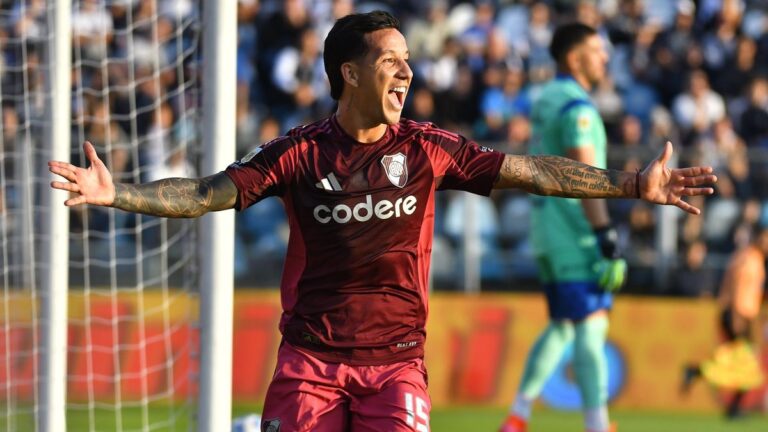 River se sacó dudas de encima, goleó y selló su pase a octavos