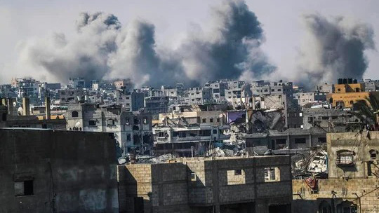 Bombardeos israelíes dejan decenas de muertos en Gaza
