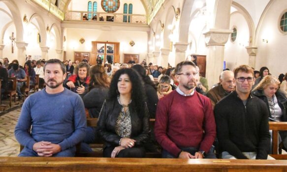 Merino participó de la misa en homenaje y memoria al Papa Francisco