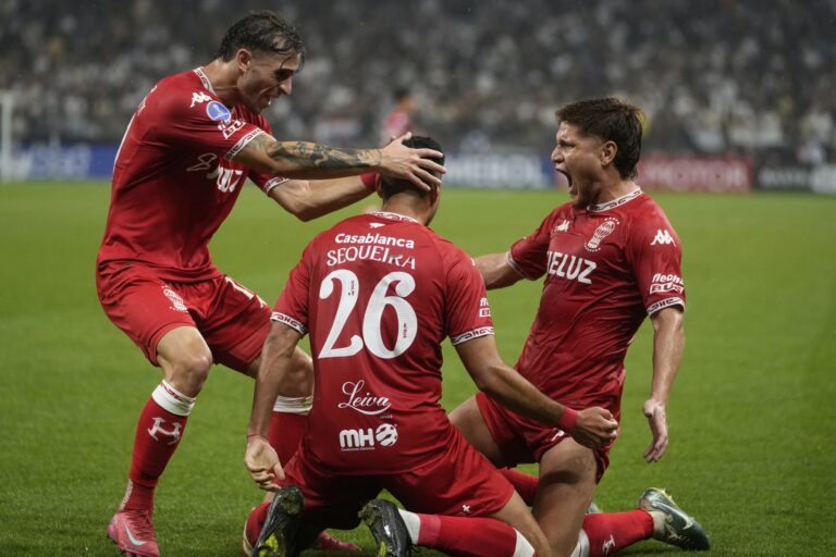 En qué canal pasan Huracán vs. América de Cali por la Copa Sudamericana 2025 hoy