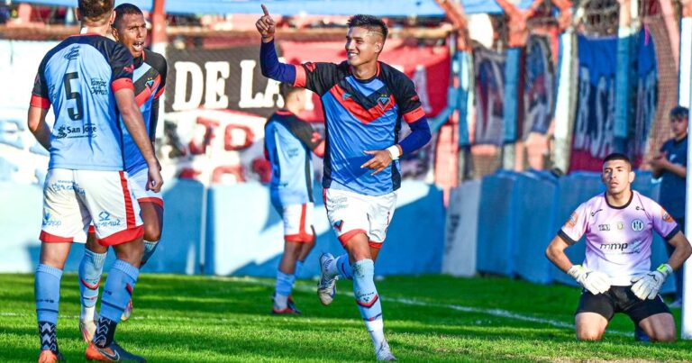 Brown de Adrogué volvió a la victoria