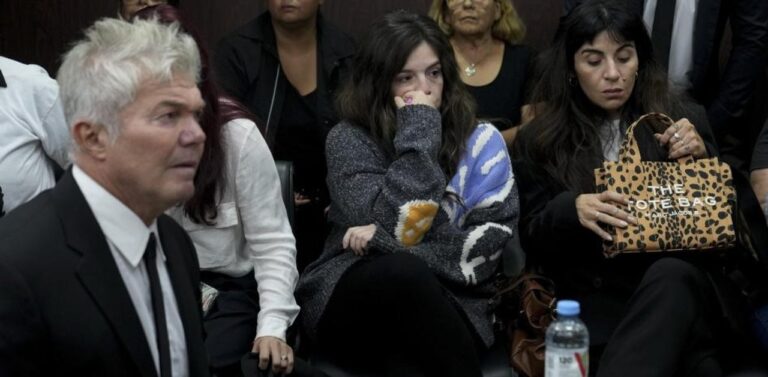 Muerte de Maradona: este martes se define la continuidad del juicio tras la denuncia a la jueza