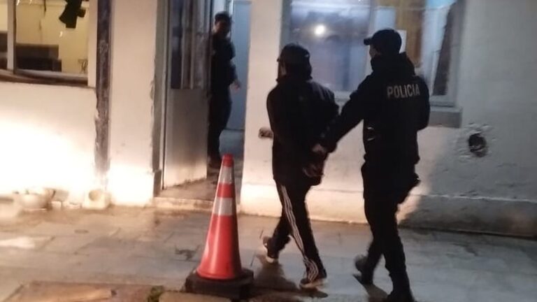 Causó destrozos durante una discusión de pareja y fue detenido