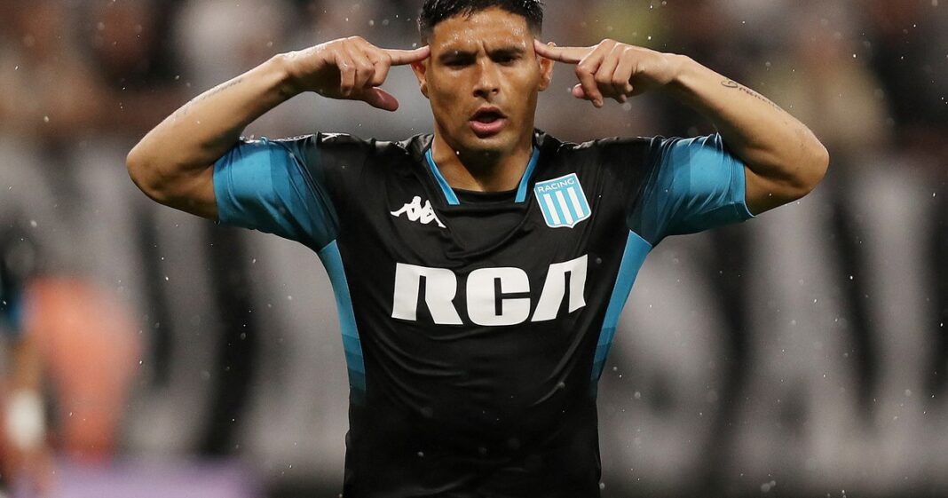 1395908-maxima-tension-entre-racing-y-river-por-salas-gallardo-convencio-al-jugador-ejecutan-la-clausula