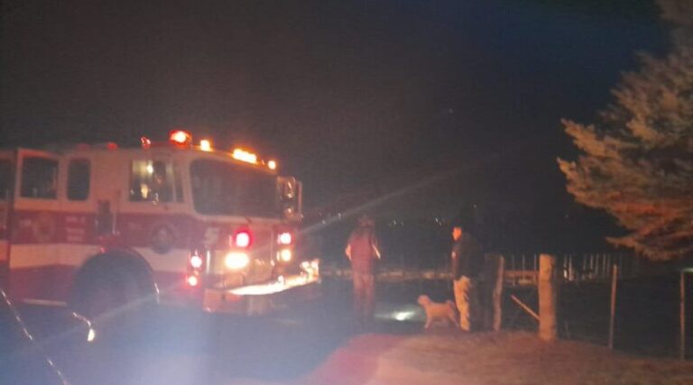 Prendió fuego en un tacho para descongelar la cañería y provocó un incendio