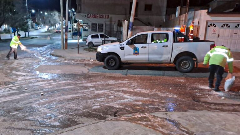 Comodoro: intenso trabajo de limpieza de calles