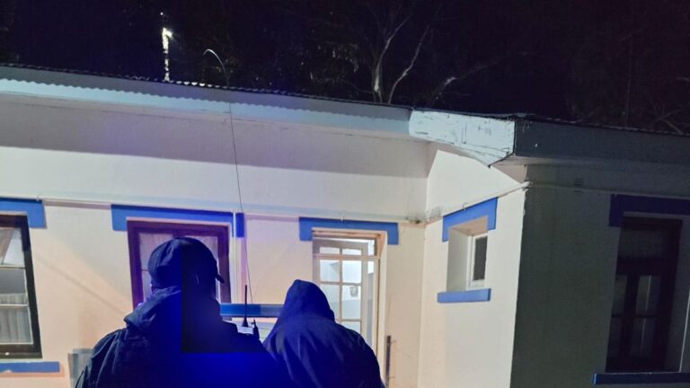 Amenazó con un cuchillo a otros pasajeros de un colectivo