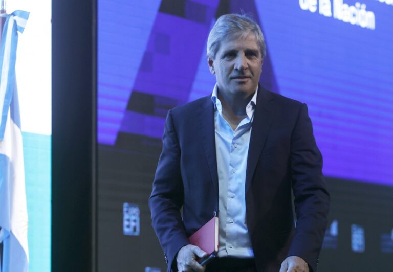 El gobierno analiza llevar a Toto Caputo como primer diputado en la Capital