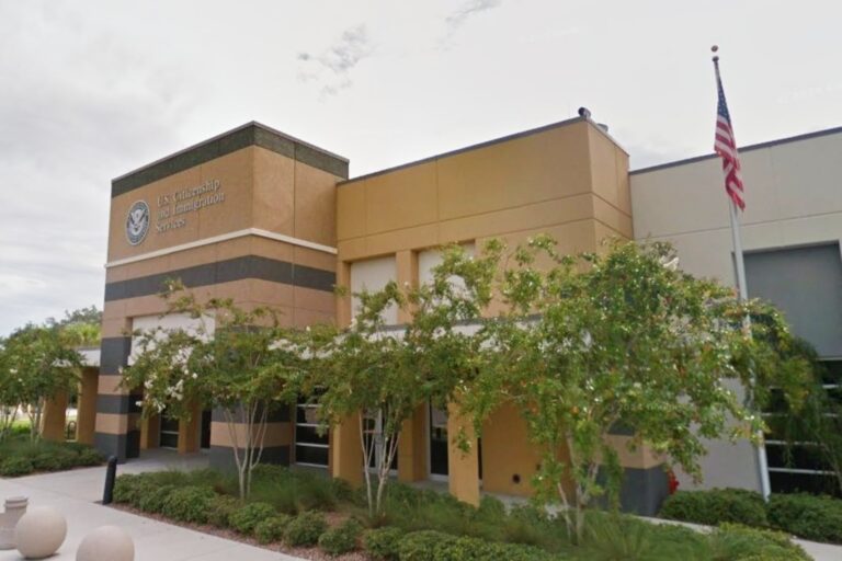 Oficinas de Uscis en Florida para solicitar la ciudadanía americana en agosto 2025