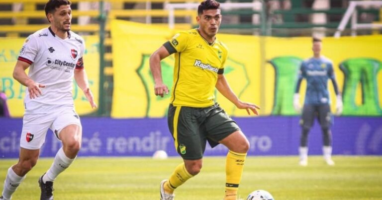 Enojo en Defensa y Justicia por el equipo alternativo que paró Fabbiani: «Nos subestiman» y «vinieron a buscar el empate»