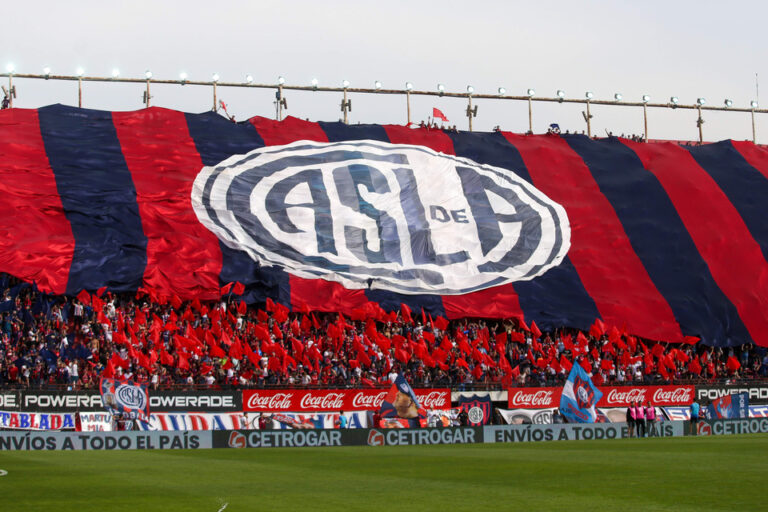 San Lorenzo navega en un mar de deudas: un pedido de quiebra y dos más al caer