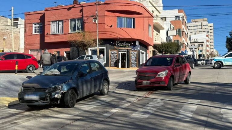 Choque en el centro con conductora hospitalizada