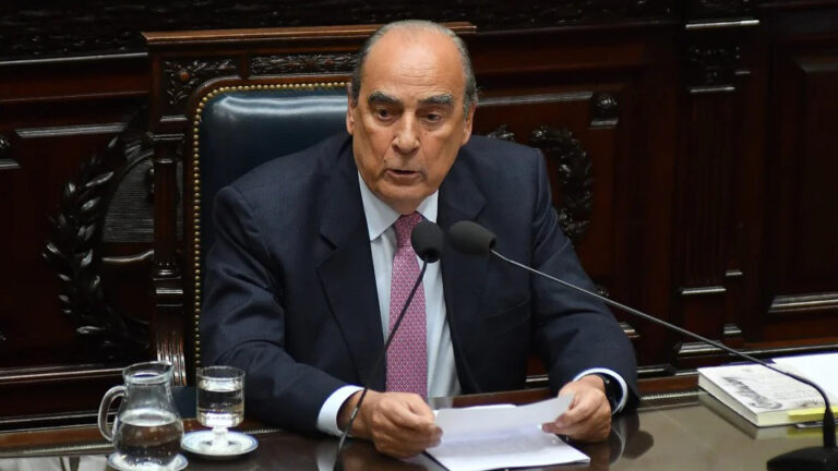 Francos se presentará el miércoles en Diputados