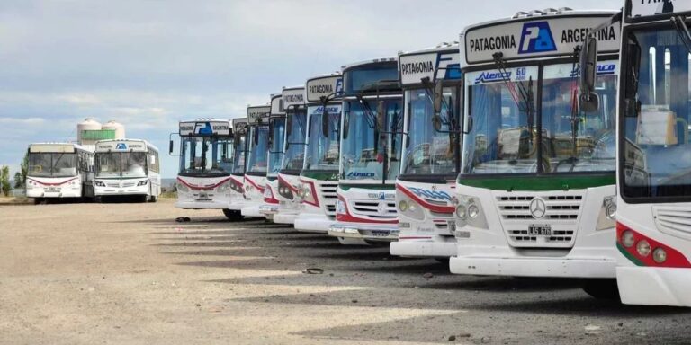 Otra prórroga del transporte contrarreloj en Comodoro: la empresa reclama 800 millones de pesos por intereses al municipio