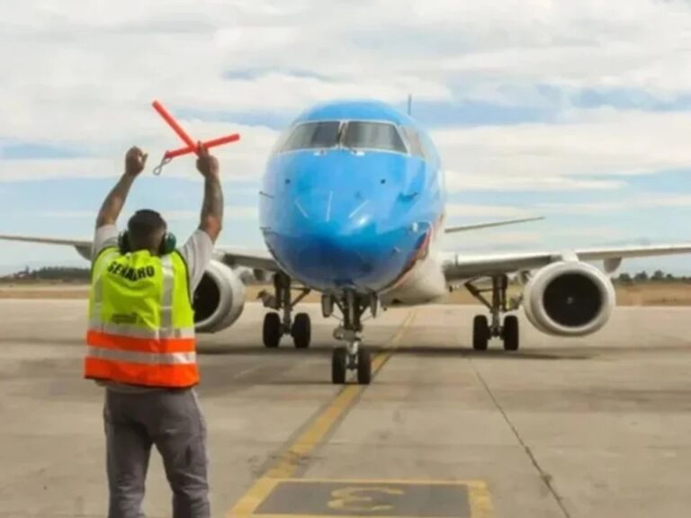 Hubo acuerdo entre el Gobierno y los controladores aéreos: se levanta el paro y se normalizan los vuelos