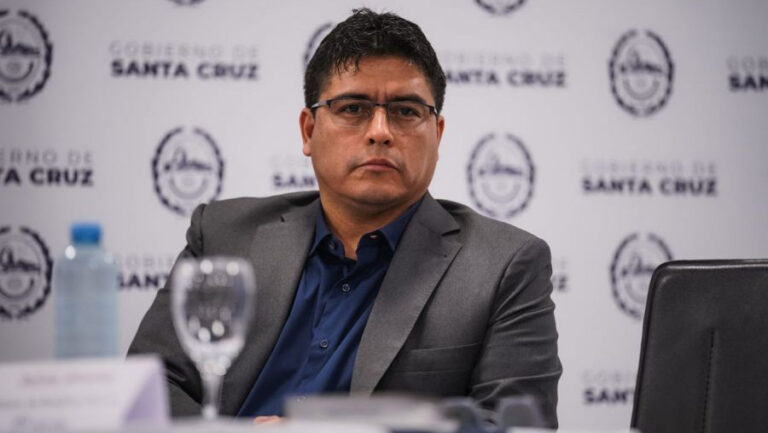 Vidal firmó el decreto para la licitación de las áreas petroleras abandonadas por YPF