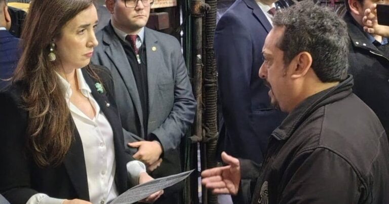 Victoria Villarruel visitó una fábrica y tuvo un tenso encuentro con un sindicalista