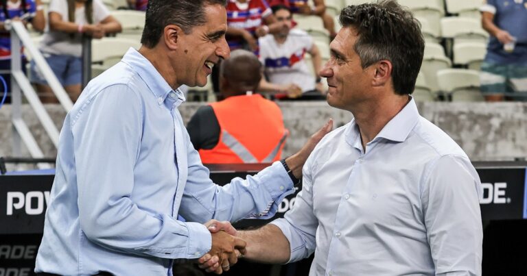 Insólito: el técnico de Fortaleza se enteró de que lo echaron por la prensa