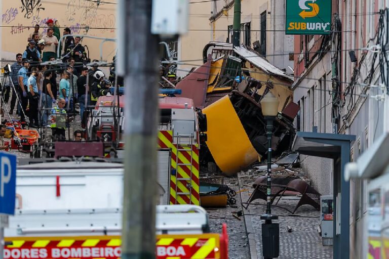 Descarriló un funicular en Lisboa: hay al menos 15 muertos y varios heridos