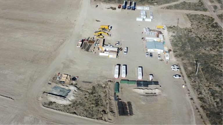 Avanza la construcción de la terminal petrolera en Punta Colorada