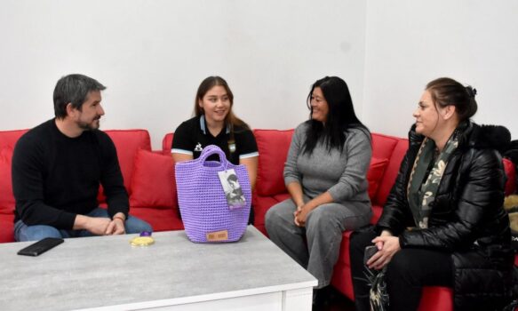 Merino reconoció a Candela Velázquez, campeona panamericana de canotaje