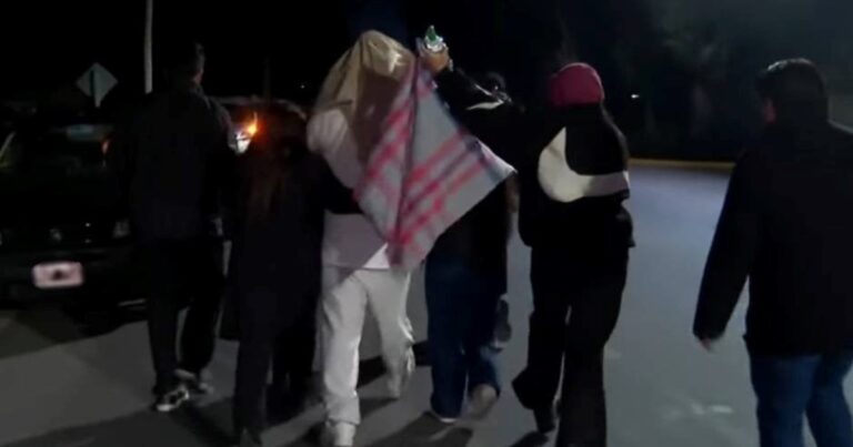 Llegaron al país los argentinos sin papeles deportados de Estados Unidos por Donald Trump