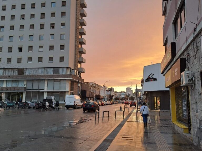 Probabilidad de lluvias aisladas y sin viento este martes en Comodoro