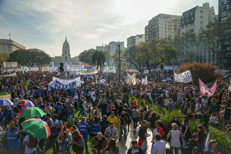Milei en picada: se rechazaron los vetos al Garrahan y las Universidades