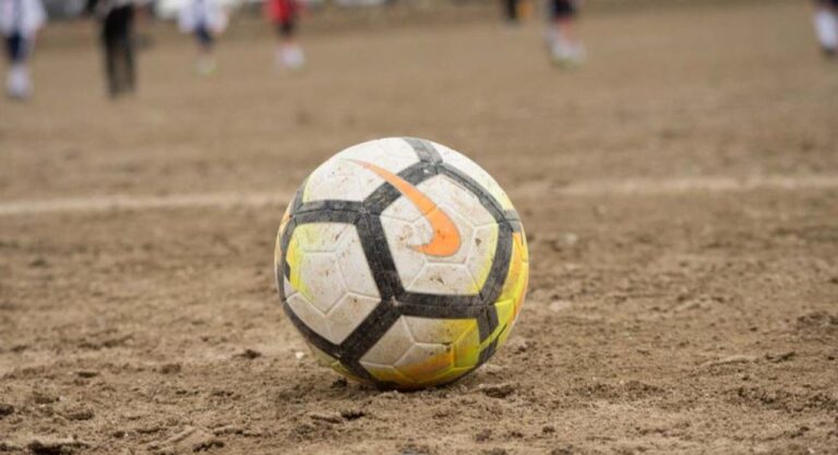 Dolor en Comodoro: un jugador murió durante un partido de veteranos y la fecha se suspendió