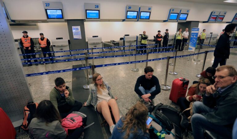Asamblea de pilotos de Aerolíneas Argentinas: advierten posibles demoras y cancelaciones de vuelos
