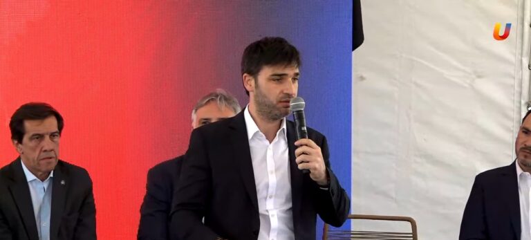 Torres cuestionó a Milei: Está paveando en un escenario mientras la gente la está pasando mal