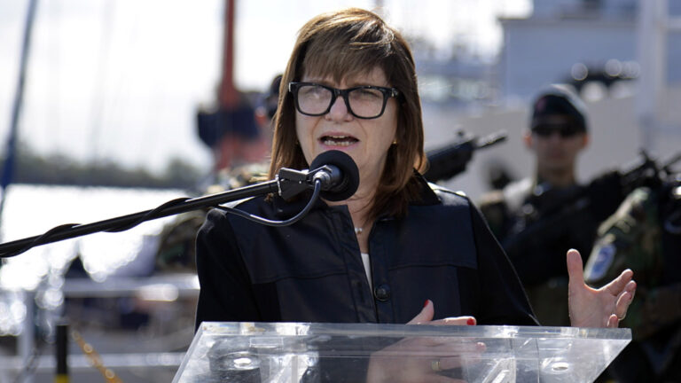 Bullrich lanzó el Plan Paraná: La hidrovía no va a ser una autopista del crimen