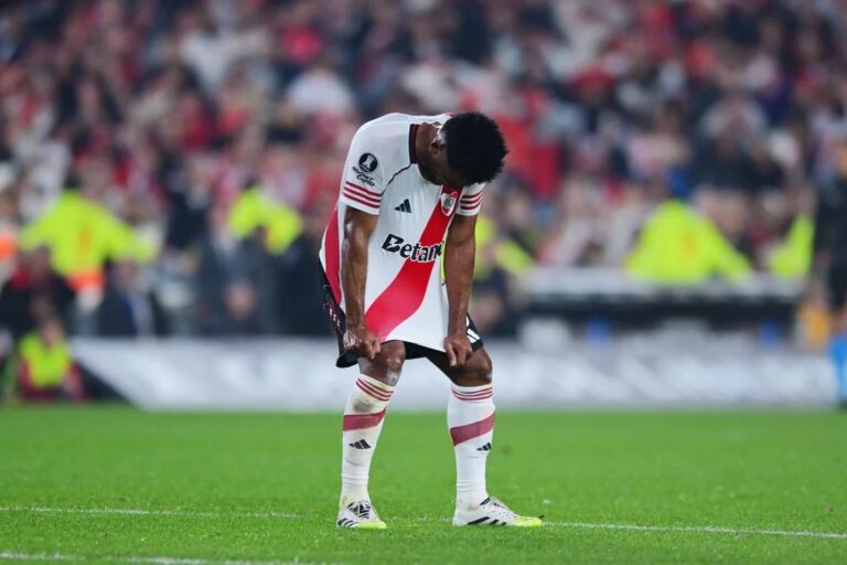 Borja erró un penal en el último minuto y River perdió ante Gimnasia y Esgrima La Plata
